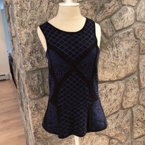 Nicole Miller Artelier Knit Top- Size Medium